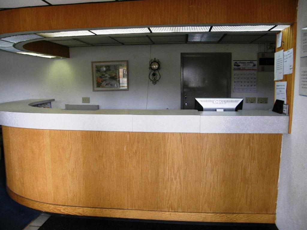 Rodeway Inn ジョーンズバラ エクステリア 写真