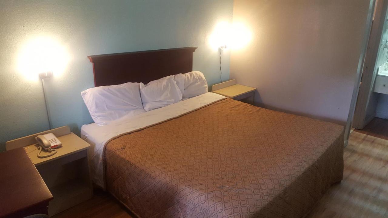 Rodeway Inn ジョーンズバラ エクステリア 写真